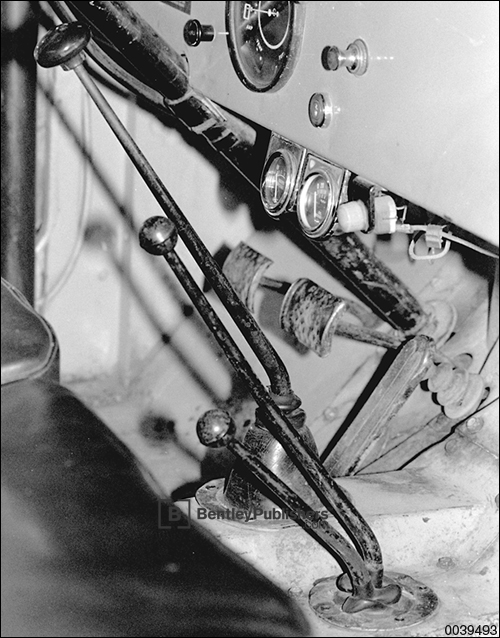 Fig. 10-24. Mechanical clutch linkage
requires regular inspection for wear and
excessive play. Models with through-the-floor
pedals have the advantage of chassis
mounted linkage. This reduces the
tendency to flex, distort and bind.
Excerpted image from Jeep Owner